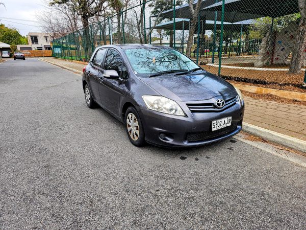 Toyota Corolla 2010 Hatchback Automatic - Image 2