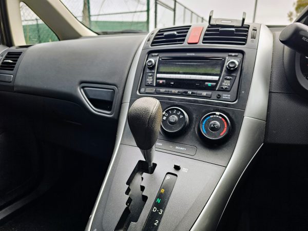 Toyota Corolla 2010 Hatchback Automatic - Image 4